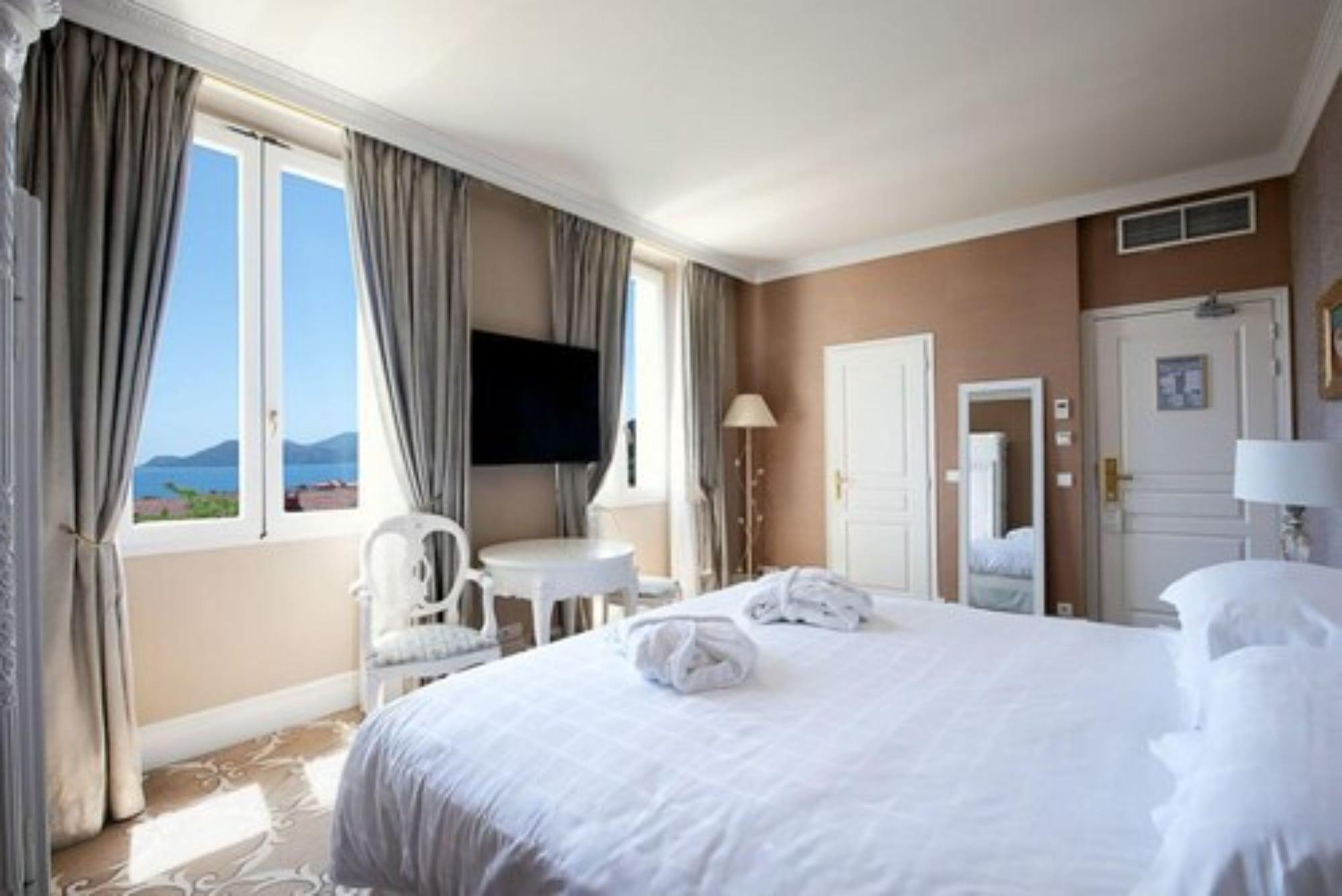 Hotel Chateau De La Tour Cannes Exteriör bild