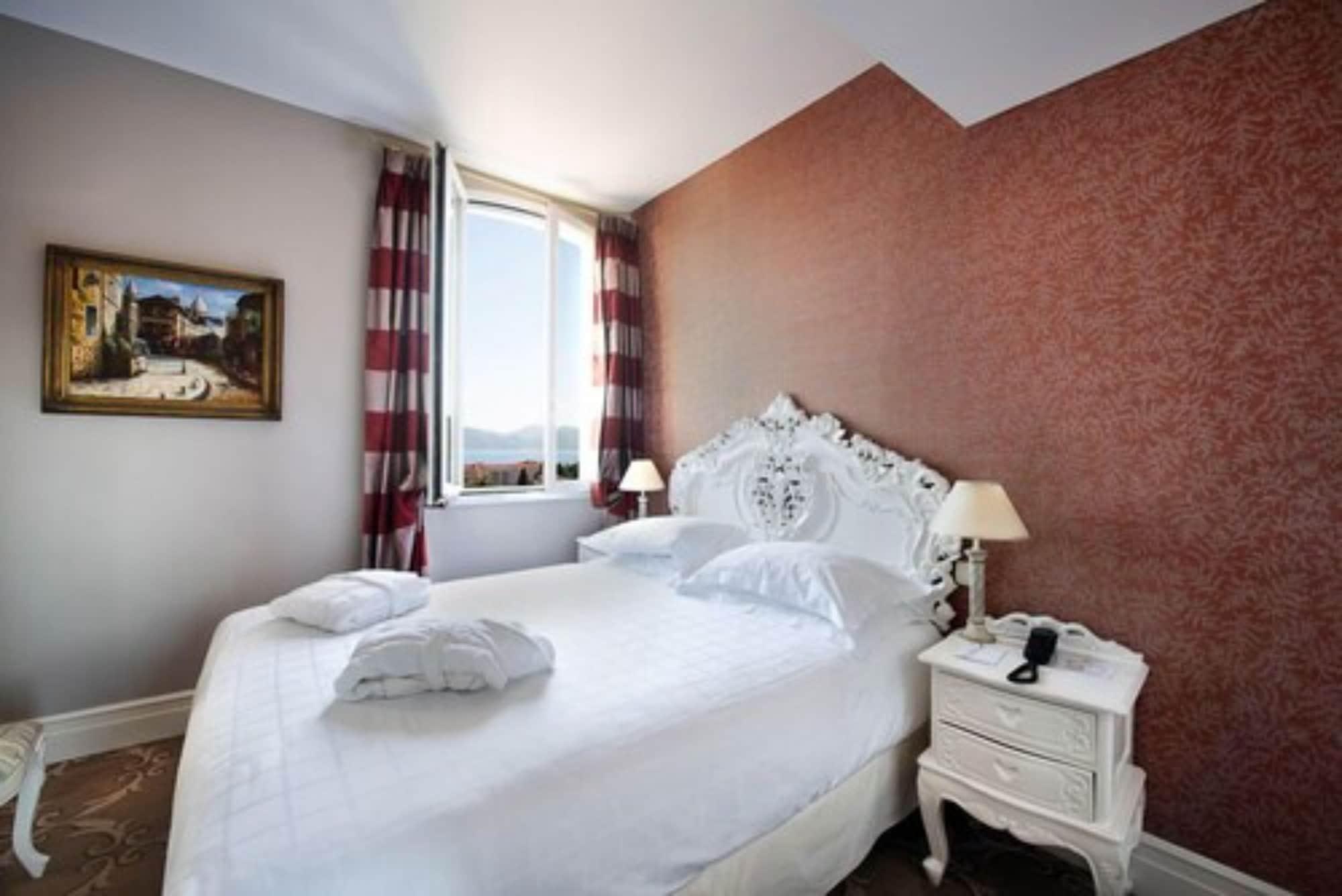 Hotel Chateau De La Tour Cannes Exteriör bild