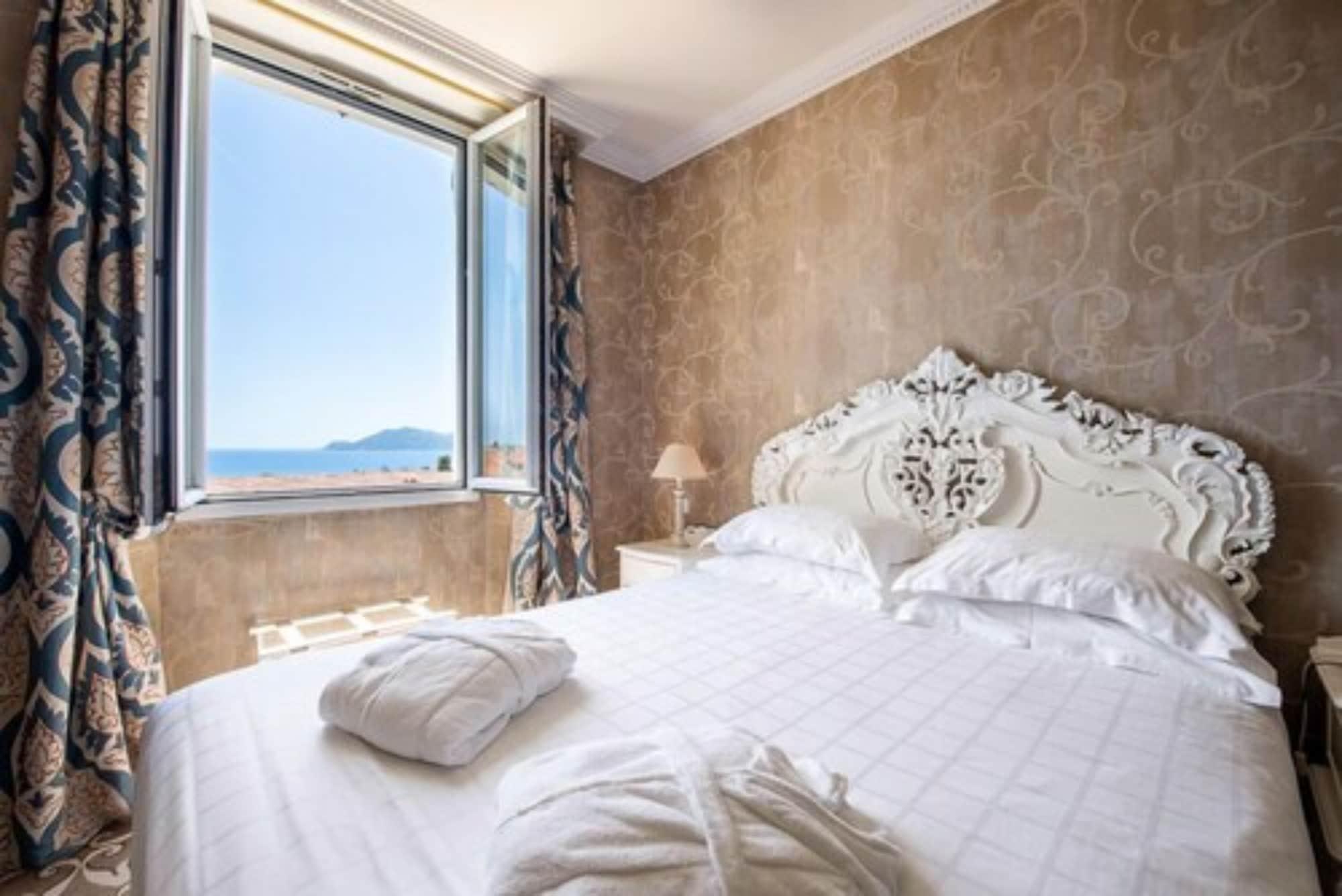 Hotel Chateau De La Tour Cannes Exteriör bild