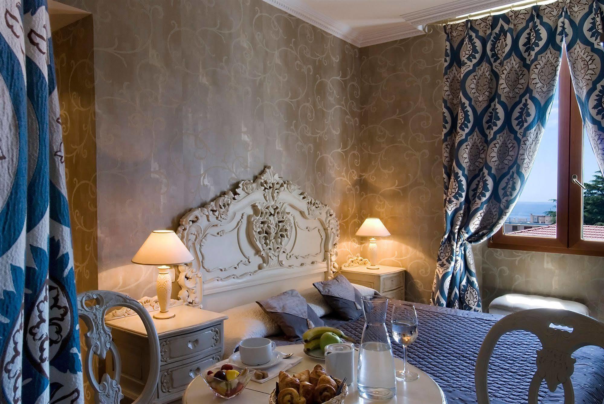 Hotel Chateau De La Tour Cannes Exteriör bild
